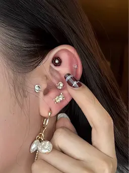 耳つぼジュエリー✨パーツ付け放題✨デコルテケア付き✨