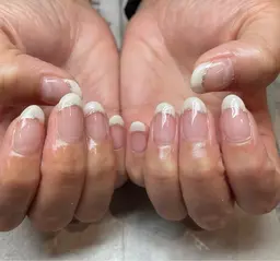 【オフ無し】フレンチネイル🫧‪甘皮ケア込み