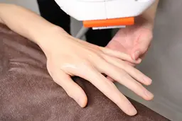 【メンズ限定】腕まるごと脱毛★肩​〜​手指◆モテる男は手がキレイ！都度払いメンズ脱毛♪