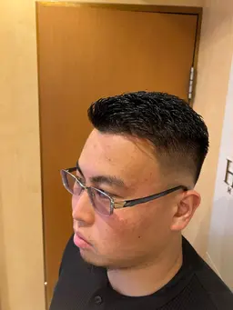 整髪料購入者限定(カット+アイロンパーマ)