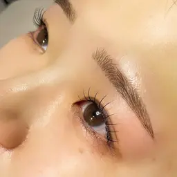 【大人気メニュー】デザインラッシュリフト+パーソナルアイブロウ