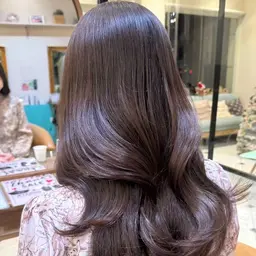 【夏に向けて】今より髪色を明るくしたい方限定！     トーンアップカラー⬆️+うる艶トリートメント✨