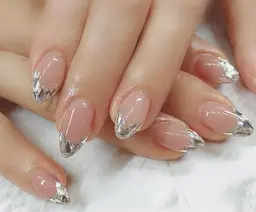 ハンドガラス／ミラーのフレンチネイル
