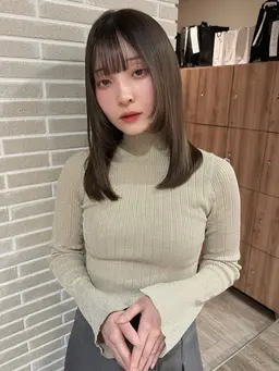 🤍Oggi otto (right)🐰🤍