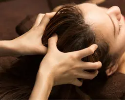 お疲れが溜まっている方にオススメ💖フェイシャル&ヘッドマッサージ💆‍♀️眼精疲労/頭痛に…