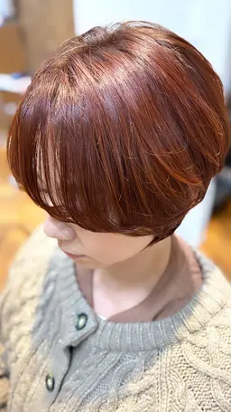 くびれるショートカット、丸みショートボブ