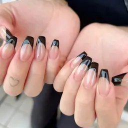 【10月限定🍁】フレンチネイル✨️練習モデル価格💅/初回オフ無料💗(オフなしもOK🔆)