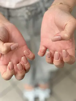9/8,9限定‼️【オフあり🈶】ハンドワンポイント💅🏻🎀パラジェル変更可👌🏻/所沢