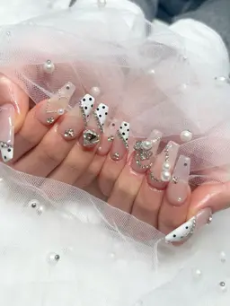 【期間限定割引menu♡】 10本チップ長さ出し💅🏻パーツ･アート付け放題アートコース🧸🤎（オフ•ケア込み）