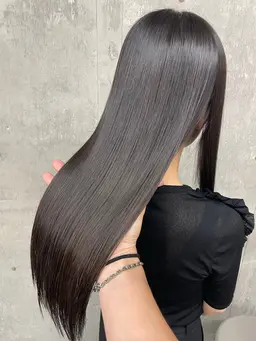 【酸性ストレート】「自然な動きは残したいと思っていませんか？」「まっすぐすぎるストレートは不自然だと感じていませんか？」