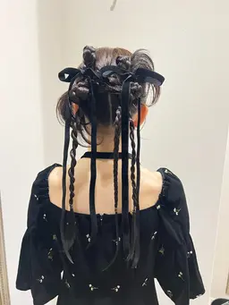 ヘアセット　平日・土曜のみ対応10時より前は早朝料金30分¥770(税込)   日・祝は7:00​〜​9:00であれば要相談