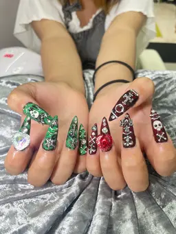 チップ長さだし+持ち込みデザインor定額ネイル