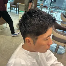 【メンズ大人気メニュー🌟】メンズカット＋炭酸シャンプー＋トップパーマ＋頭皮トリートメント💫💫