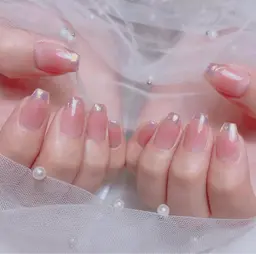 【練習モデル様募集❣️】スキンカラー+ミラーフレンチ🪞