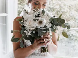 【ブライダル限定】ドレス映えするデコルテ&バストライン