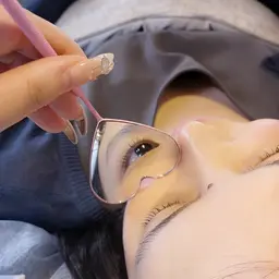 【🎀モデル募集🎀】ダメージレス束感まつ毛パーマ👀🫧