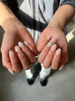 【モデル】カラーグラデーションorフレンチネイル(オフあり)✨