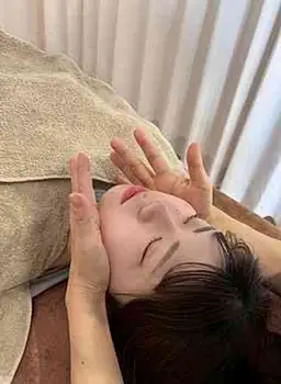 オールハンドのオーダーメイド施術✨超絶小顔に👩🏼✨【小顔矯正＋ヘッドマッサージ】お顔のむくみ／お顔のたるみ