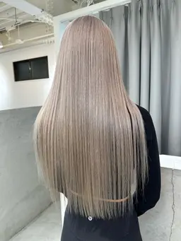 ブリーチ＋カラー＋１STEPトリートメント⭐️⭐️