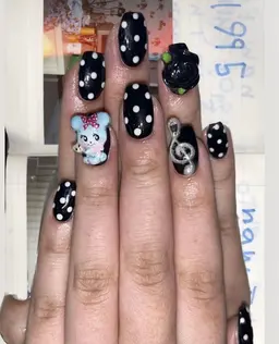 個性派👽❤ y2k、グランジ、ニュアンス ネイル 🍓