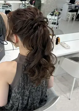 ヘアセットふわふわ系にしたい方☁ 3日前にはイメージ画像を送ってください😊 飾りはご自身でお持ちください！
