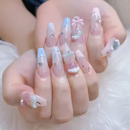 💅ジェルスカルプ長さ出し ＋アートやり、パーツ付けます🩵