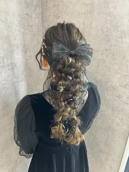お呼ばれやライブやお祭りなどヘアセットお任せ下さい♡
