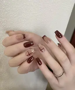 ハンドデザイン４本ネイル🎀