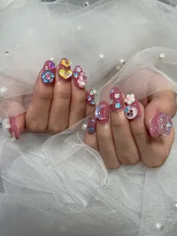 🍓パーツつけ放題コース🍓ワンカラーorラメワンカラーに店内パーツつけ放題💕持ち込みデザインOK！パラジェル使用