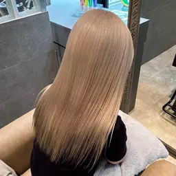 【リタッチ＋ワンブリーチ＋オンカラー】根元まで綺麗に繋がる透明感カラー💖