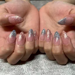 7/25 10:00​〜​19:00 【ハンド🖐️】 ラメグラデーション✨オフ込み3000円