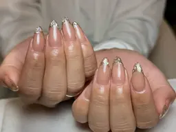 2級持ち研修ネイリスト　ガラスフレンチ¥4990