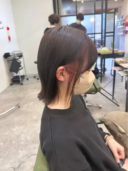 《☘️チラ見せ☘️》小顔似合わせカット+インナーカラー+ケアトリートメント