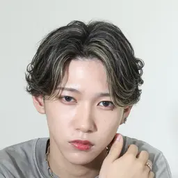 【❤️🔥メンズに大人気❤️🔥】メンズハイライト+ダメージ補修トリートメント#メンズパーマ#メンズカット横浜駅