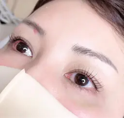 次世代ラッシュリフトまつげパーマ（上まつげ）コーティング美容液仕上げ