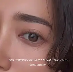 ハリウッドブロウリフト