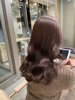 【⚠︎土曜日🆖】【トリートメント付き🎀】✨ダメージレス艶カラー✨ロング料金無し！！