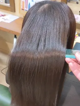 美髪矯正（縮毛矯正）トリートメント処理付