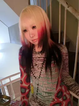 ブリーチ(リタッチ) + カラー