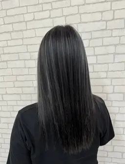 カット➕ケアカラー➕ハイライト、インナー🦄(プラス料金でトリートメントご利用可🙆🏻‍♀️)