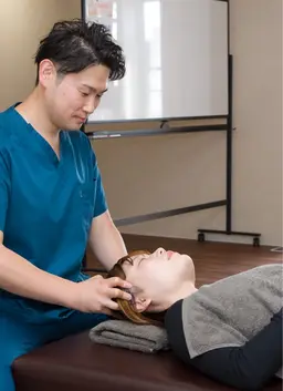 『頭痛革命、９割が即実感』ドライヘッドスパ+肩こり集中ケア【SNS動画撮影にご協力で無料】¥5940→¥0