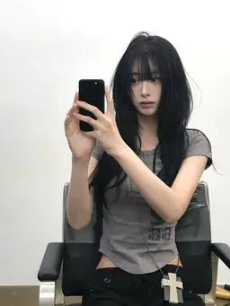 【11月23日1名様限定】 レイヤーカットorハッシュカットモデル募集中✂️ ¥0-