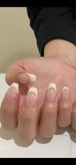 フレンチネイル【オフあり⭕️】ベースカラー追加+¥1,500⚠️現金支払いのみ