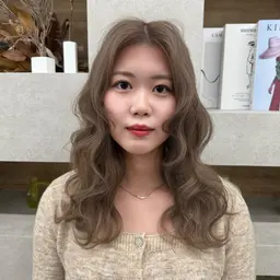 【ふんわりとろけるカラーに🩰】2ブリーチカラー +Aujua トリートメント🧴︎💕︎