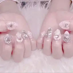 持ち込みデザイン🌹ゴテゴテネイルOK💎やり放題!!つけ放題!!