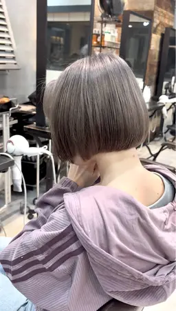 1ブリーチで寒色系カラーに🟦🧊【🌈ダブルカラー(1ブリーチ込み)】(月)16:00〜 (金)17:00〜