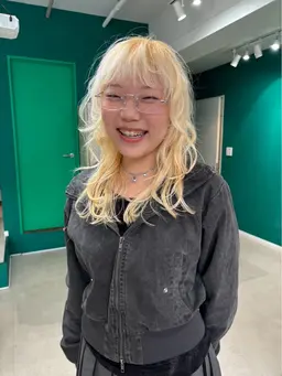 ⟡.⋆ブリーチリタッチのみ.⋆⟡ 2STEPトリートメント付き¥10000➡️¥5000