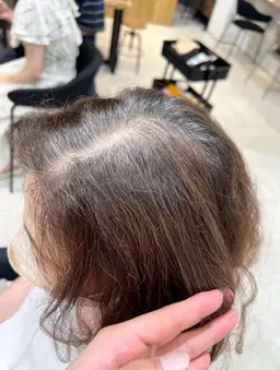 {今だけ🩵白髪リタッチ＋トリートメント付き♪}白髪染めリタッチ＋髪質改善トリートメント