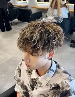 ［✨ミニモ限定クーポン✨］メンズカット+ワンカラー+ハイライト+スタイリング込み🔥