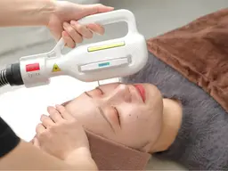 『スペシャル美肌顔脱毛』顔脱毛に“特別”なお肌のお手入れを！脱毛効果UP✨超美肌へ！